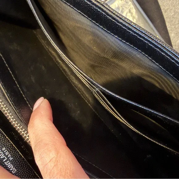 100% Authentic YSL CLASSIC CASSANDRE CHAIN WALLET IN GRAIN DE POUDRE LEATHER - Picture 7 of 9